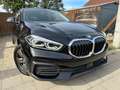 BMW 118 💯GARANTIE✅ CarPlay-LED-🏁SPORT®️-Tableau Zwart - thumbnail 2