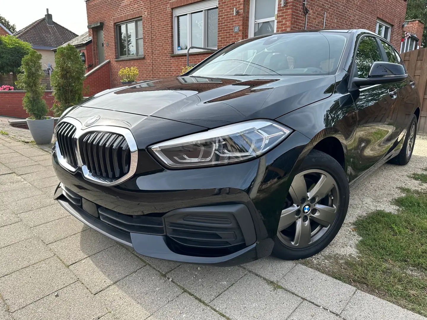 BMW 118 💯GARANTIE✅ CarPlay-LED-🏁SPORT®️-Tableau Zwart - 1