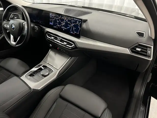 BMW 3 Series view 9