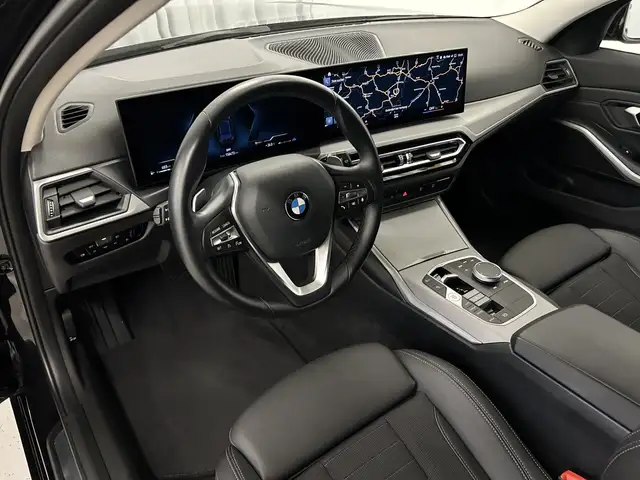BMW 3 Series view 8