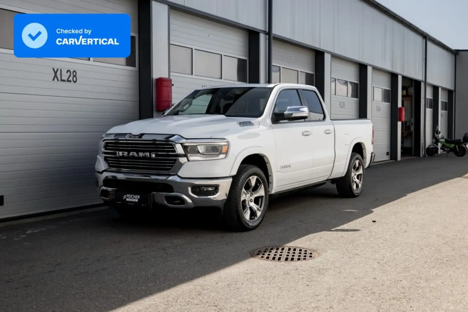 RAM 1500 Ram 1500 Laramie Quad Cab 6'4''-Bed 4x4 Weiß - 1