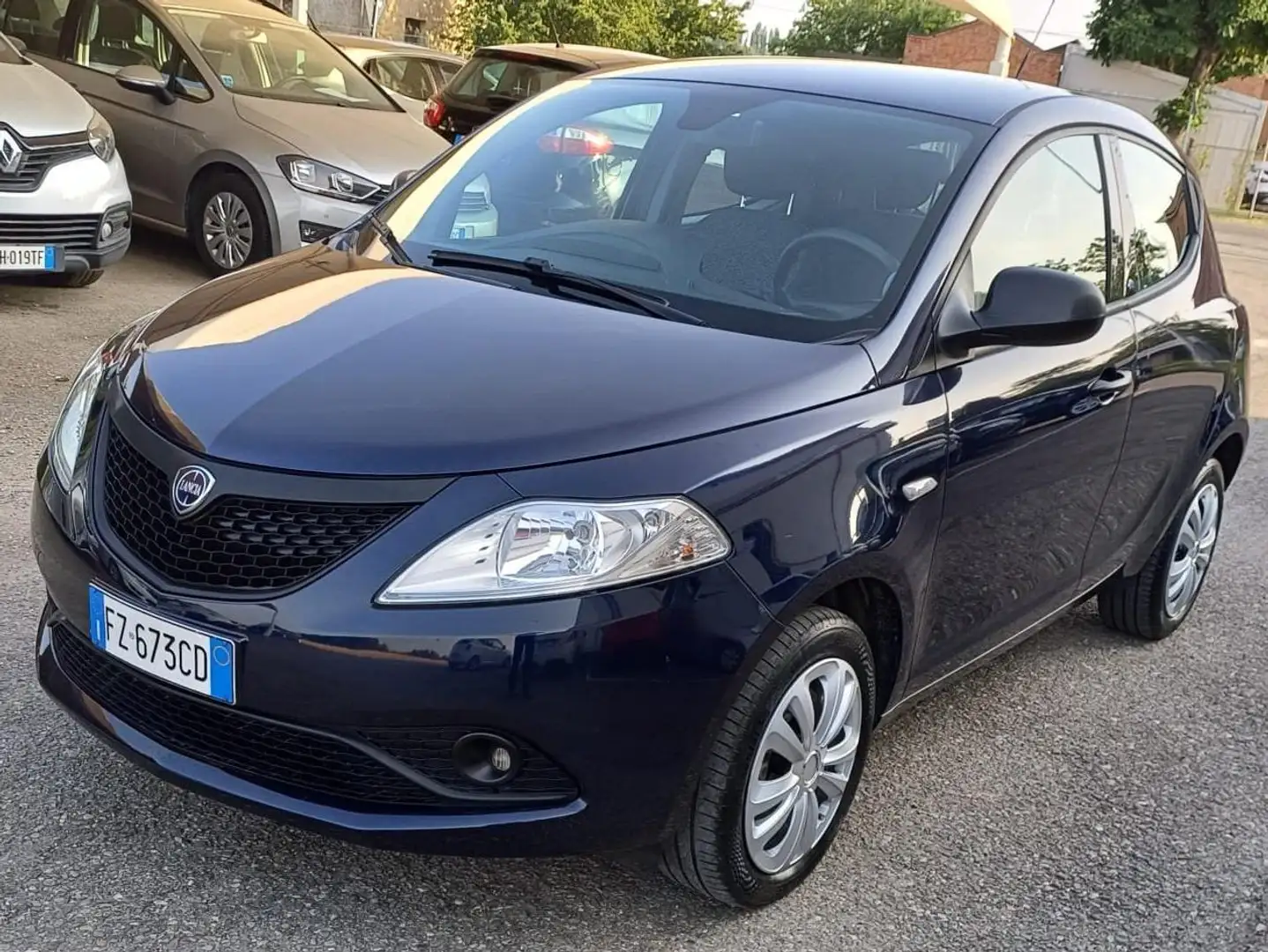 Lancia Ypsilon Ypsilon III 2015 1.2 Gold ecochic Gpl 69cv my19 Schwarz - 2