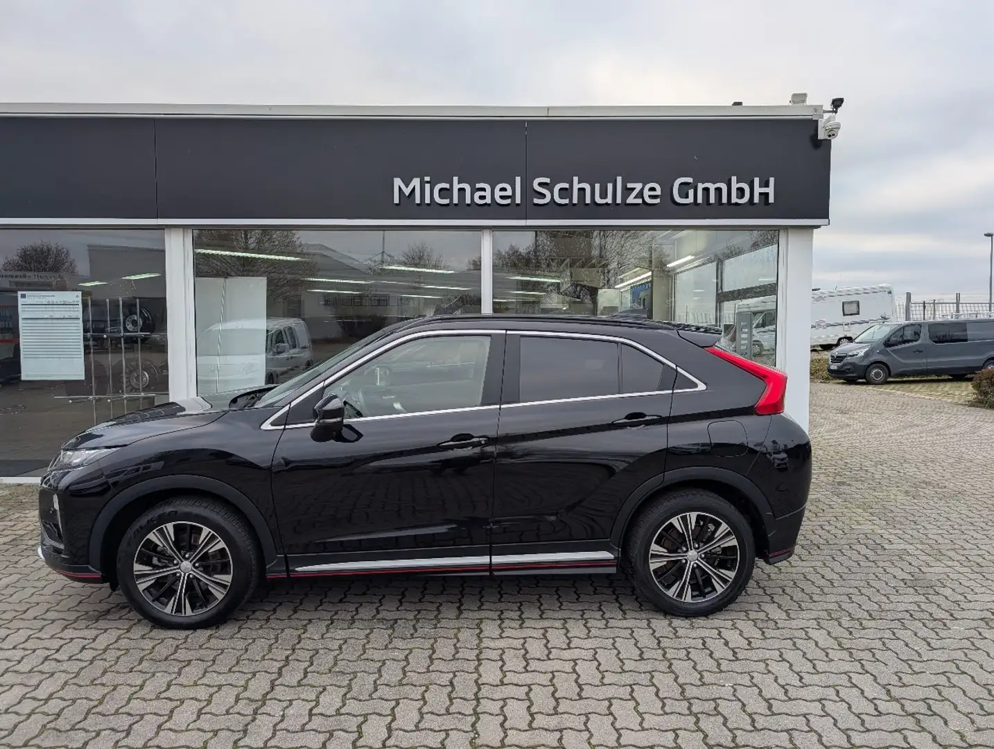 Mitsubishi Eclipse Cross INTRO EDITION 1.5 T-MIVEC 4WD CVT Noir - 1