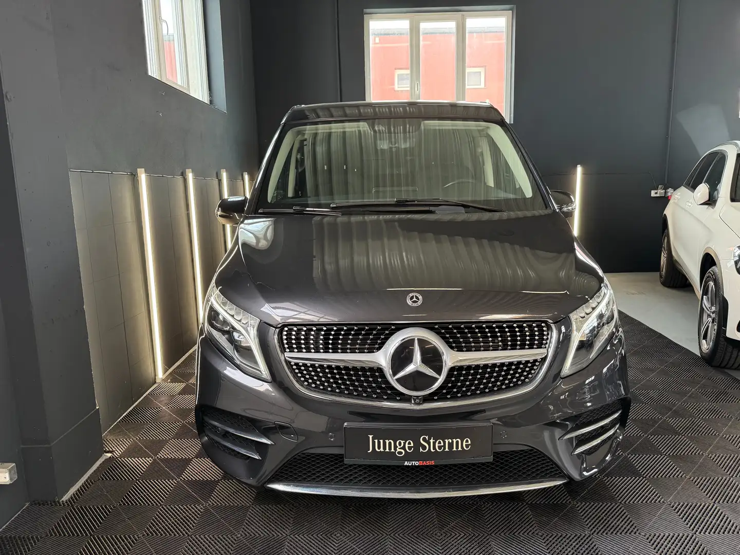 Mercedes-Benz Marco Polo V 300 d EDITION 4MATIC AMG/Küche/Leder/LED/VOLL Grau - 2