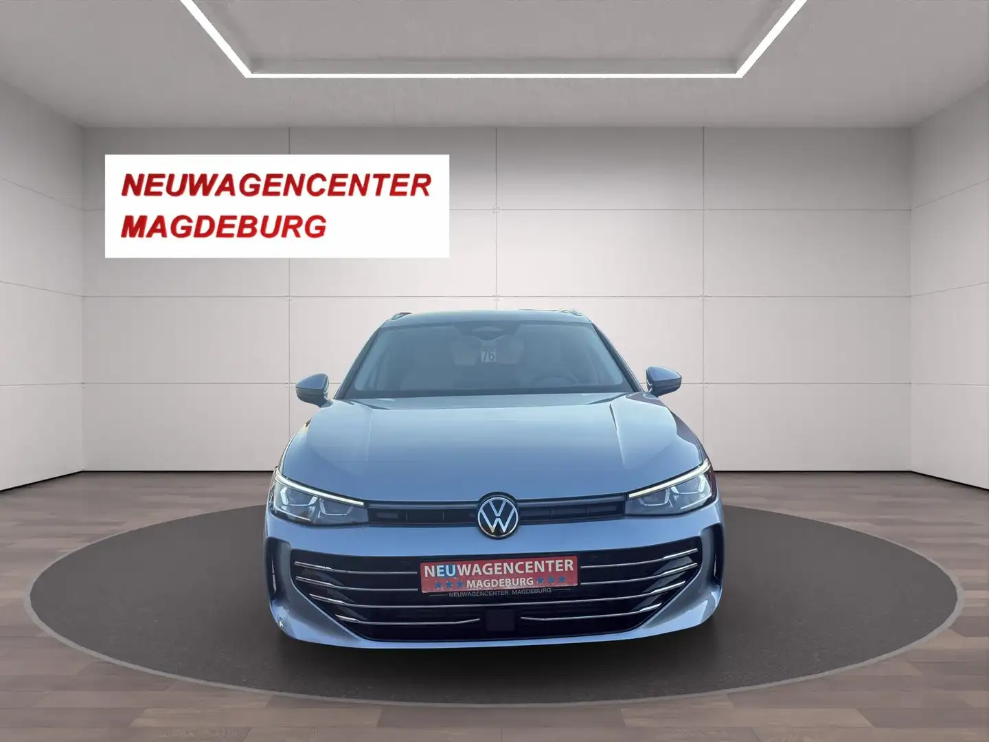 Volkswagen Passat Variant 2.0 TDI DSG Elegance*MATRIX*HuD*AHK*elektr.HECKKLA Zilver - 2
