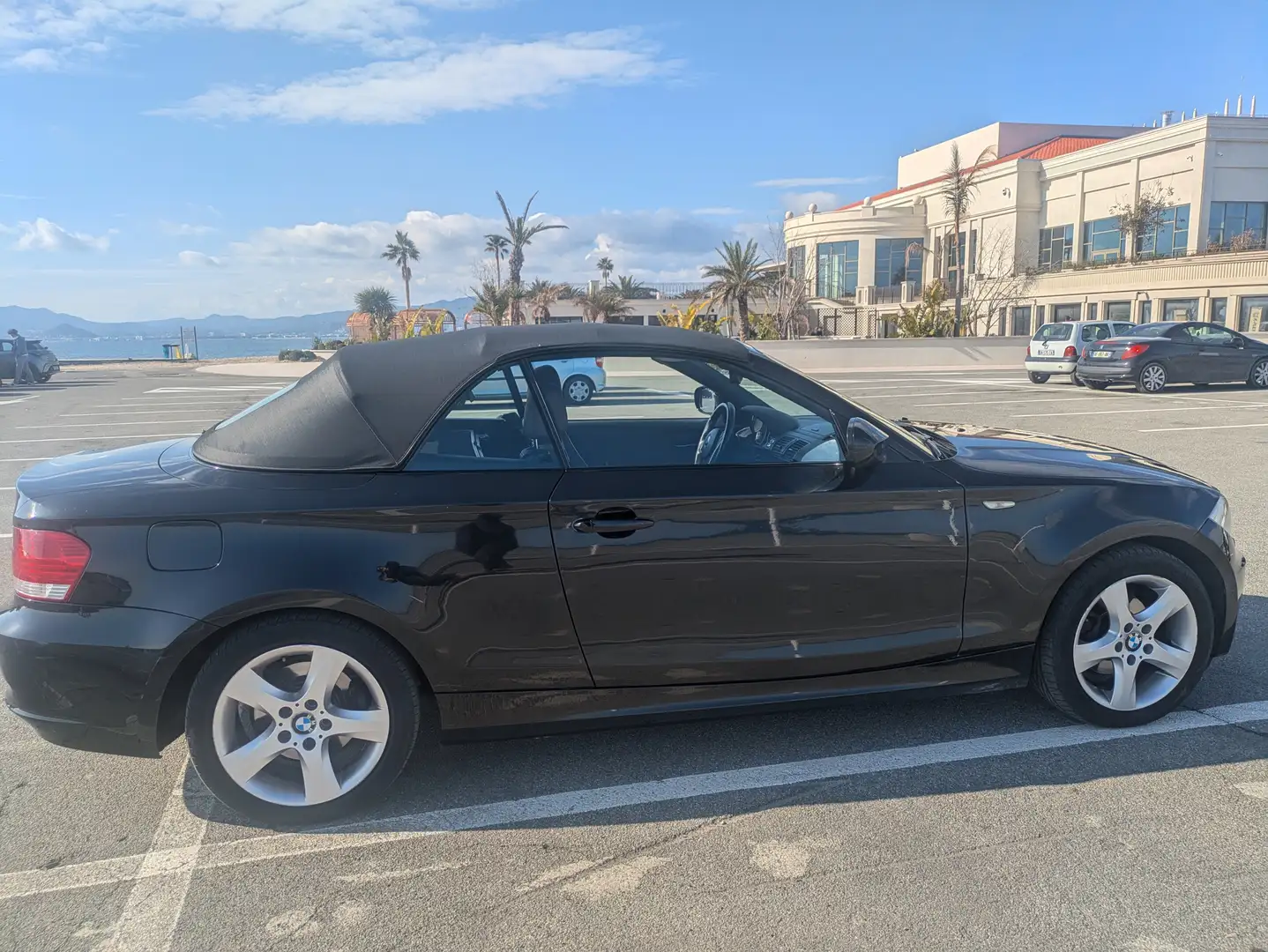 BMW 118 118i 143 ch Černá - 1