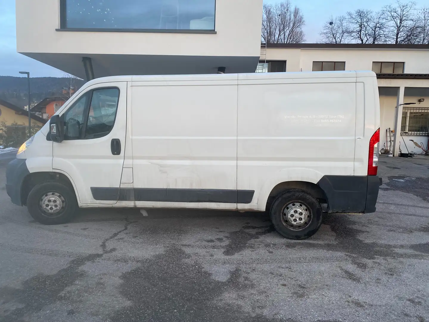 Peugeot Boxer furgone passo medio Bílá - 1