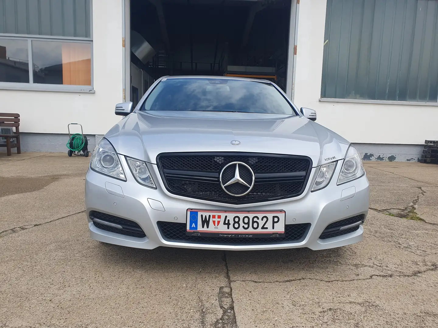 Mercedes-Benz E 300 E 300 CDI Avantgarde Silber - 2