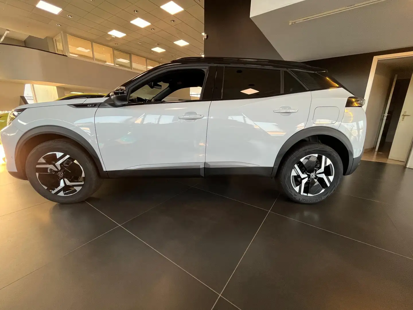 Peugeot 2008 1.2 PureTech GT Blanco - 2