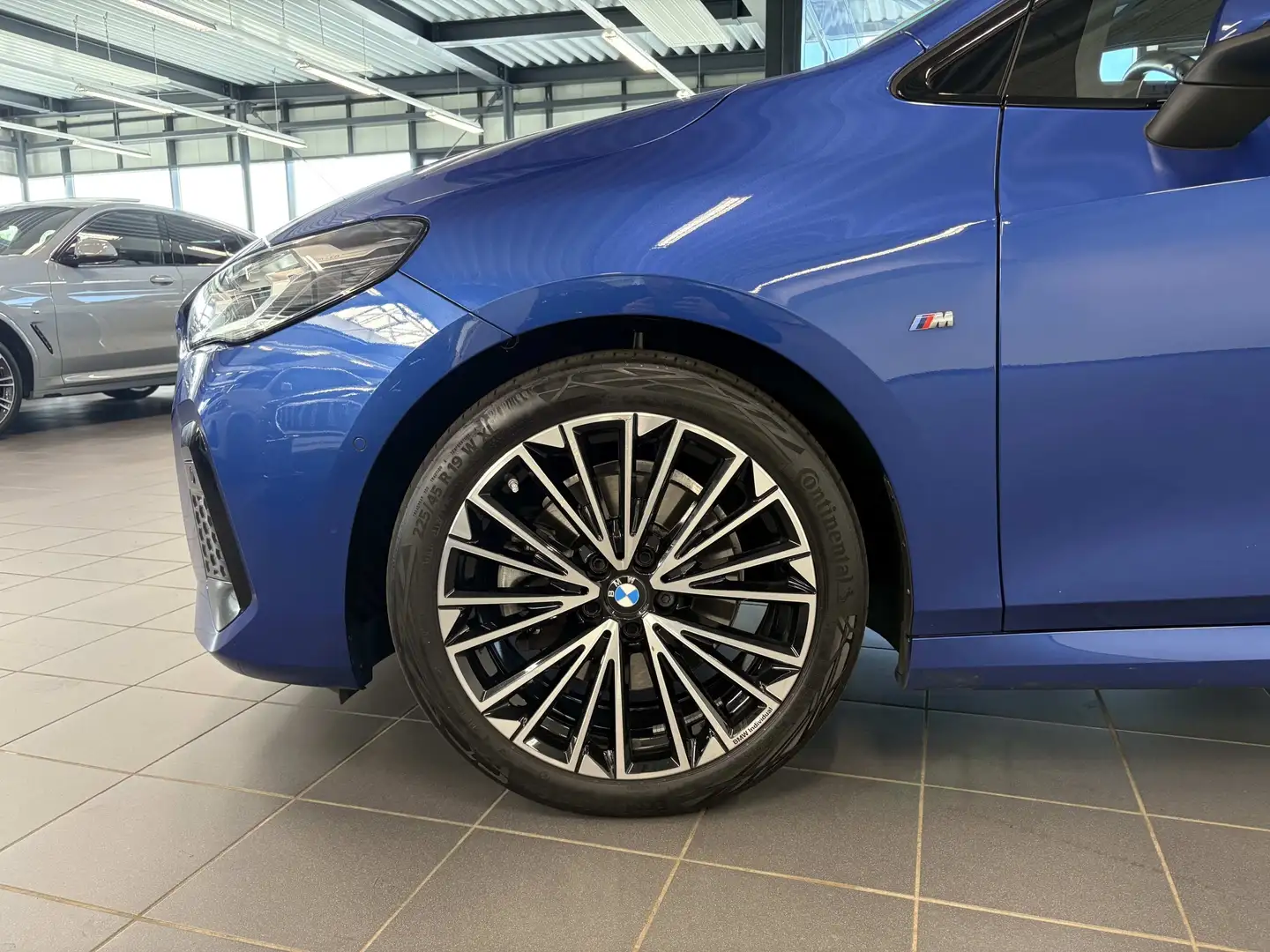BMW 223 d xDrive M Sport HUD PANO ACC AHK RFK NAVI Modrá - 2