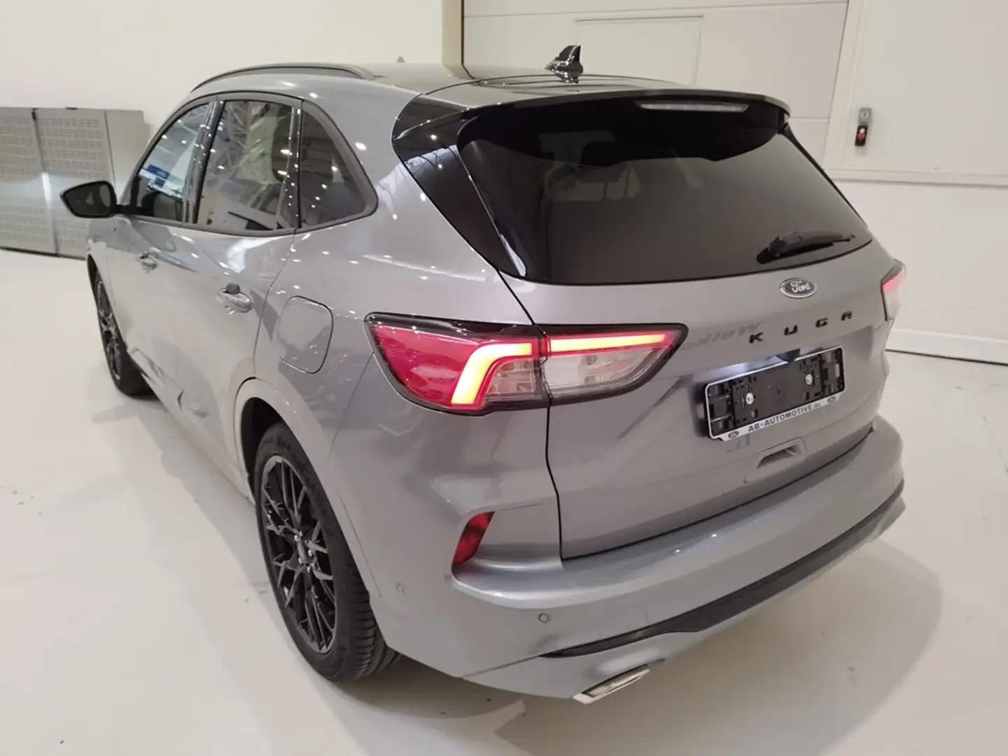 Ford Kuga * New ST Line X / Black Edition - * Gris - 2