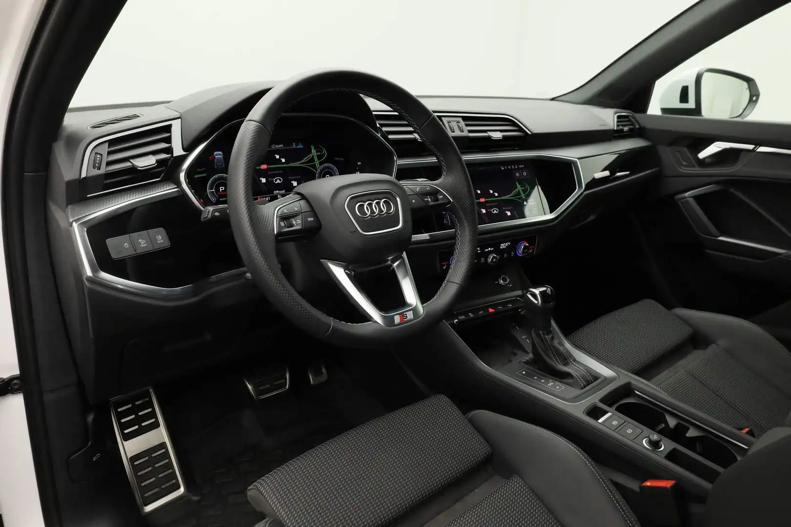 Audi Q3 45 TFSI e 245PK S-tronic S edition | Pano | Matrix Wit - 2
