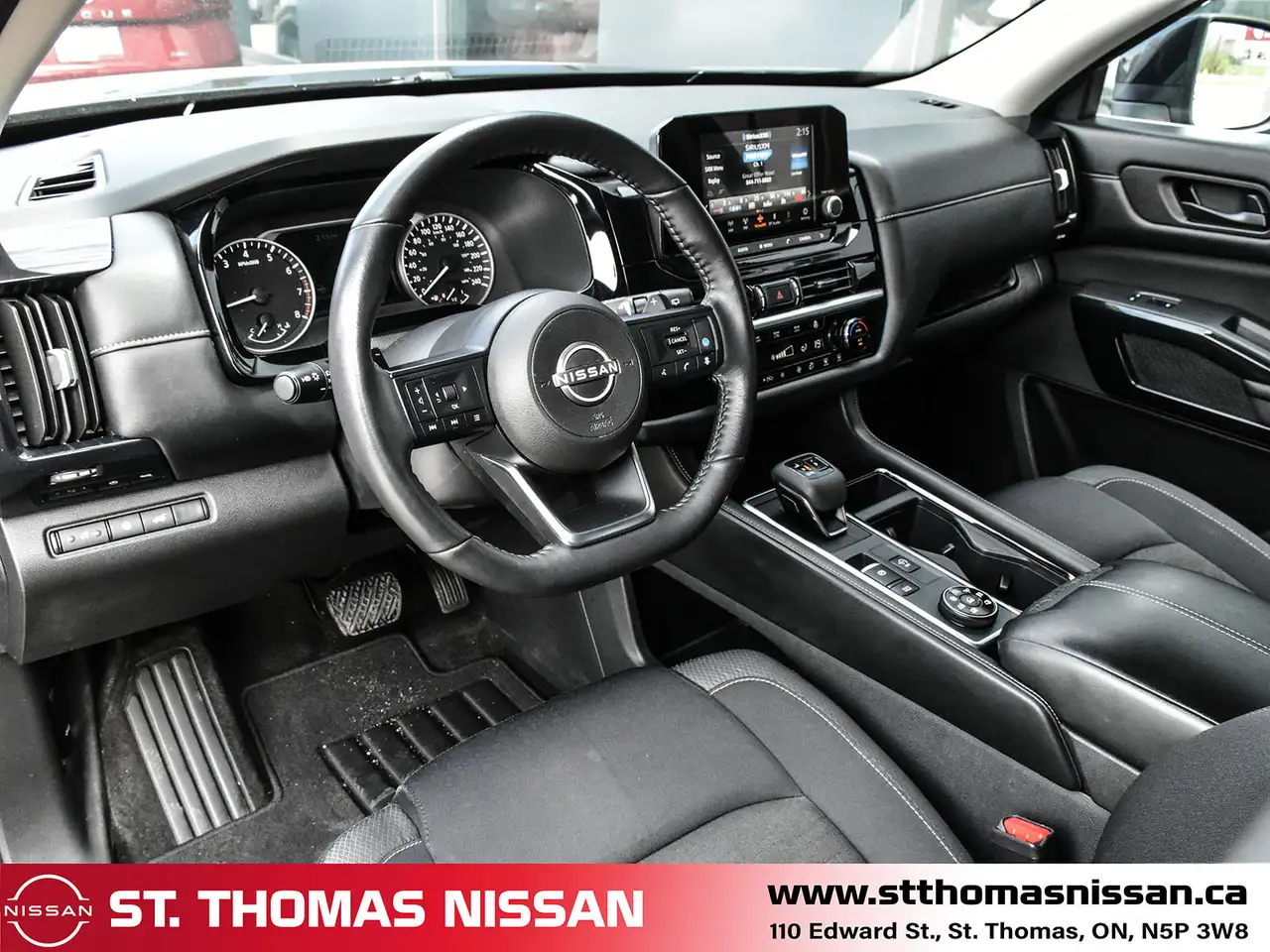 Nissan Pathfinder снимка Nissan Pathfinder