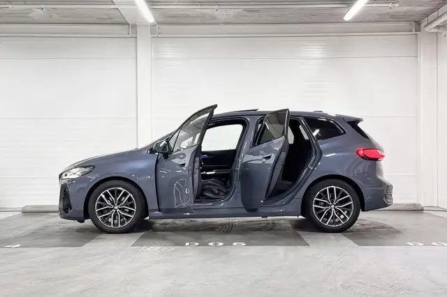 BMW 2 Series view 3