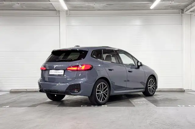 BMW 2 Series view 6