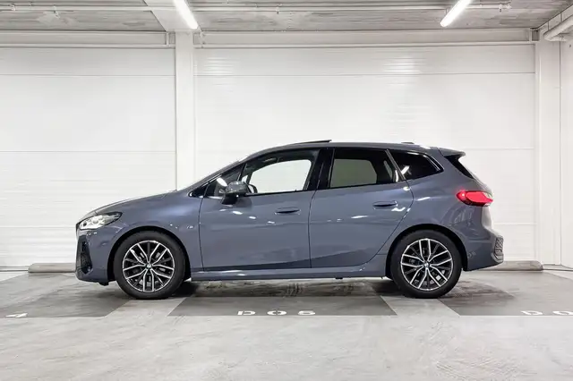 BMW 2 Series view 2