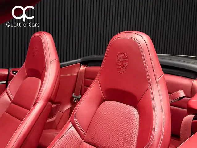 Porsche 911 view 15