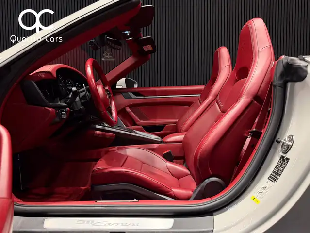 Porsche 911 view 12