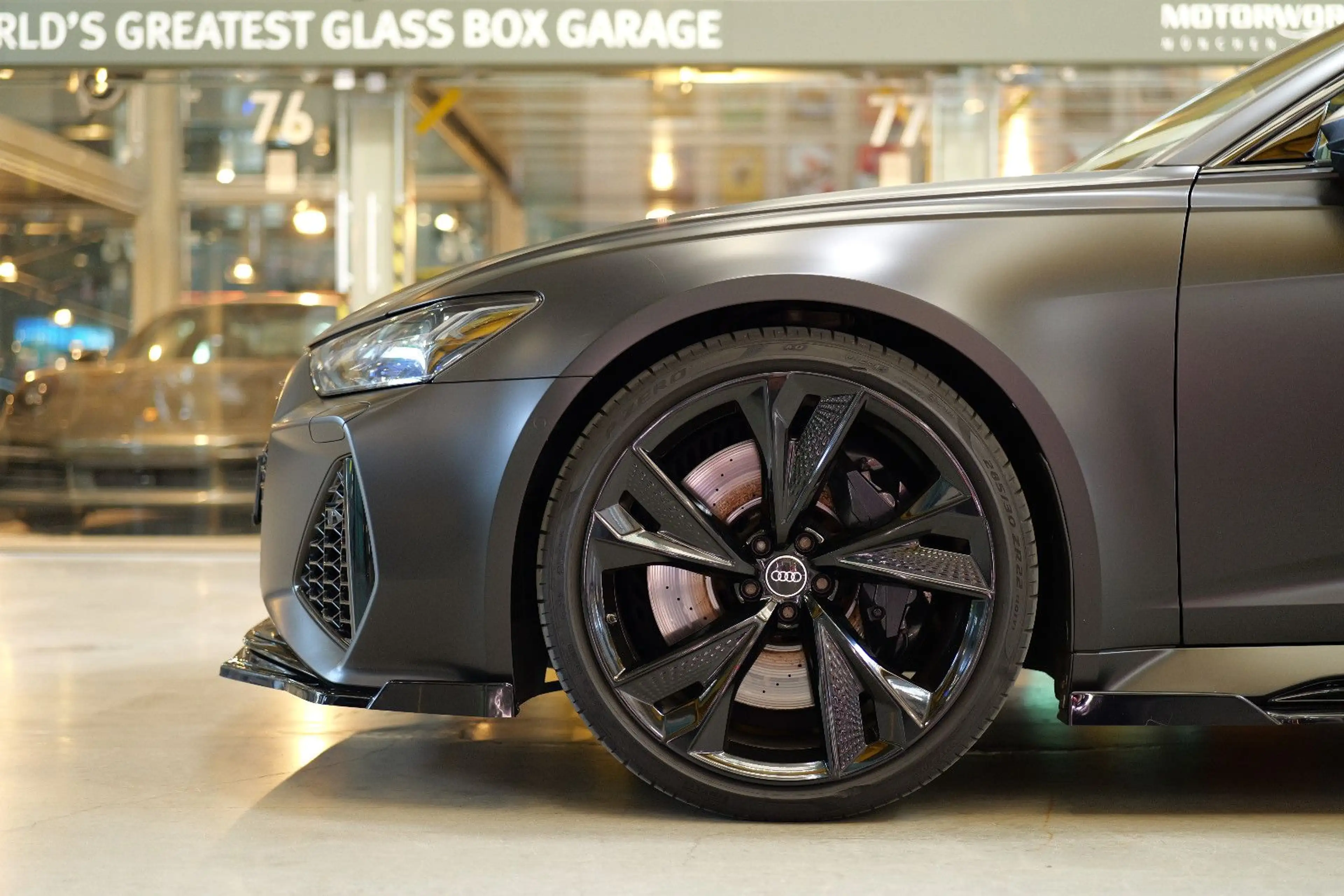 Audi RS6 Avant 4.0 TFSI quattro AHK*Carbon — photo 6