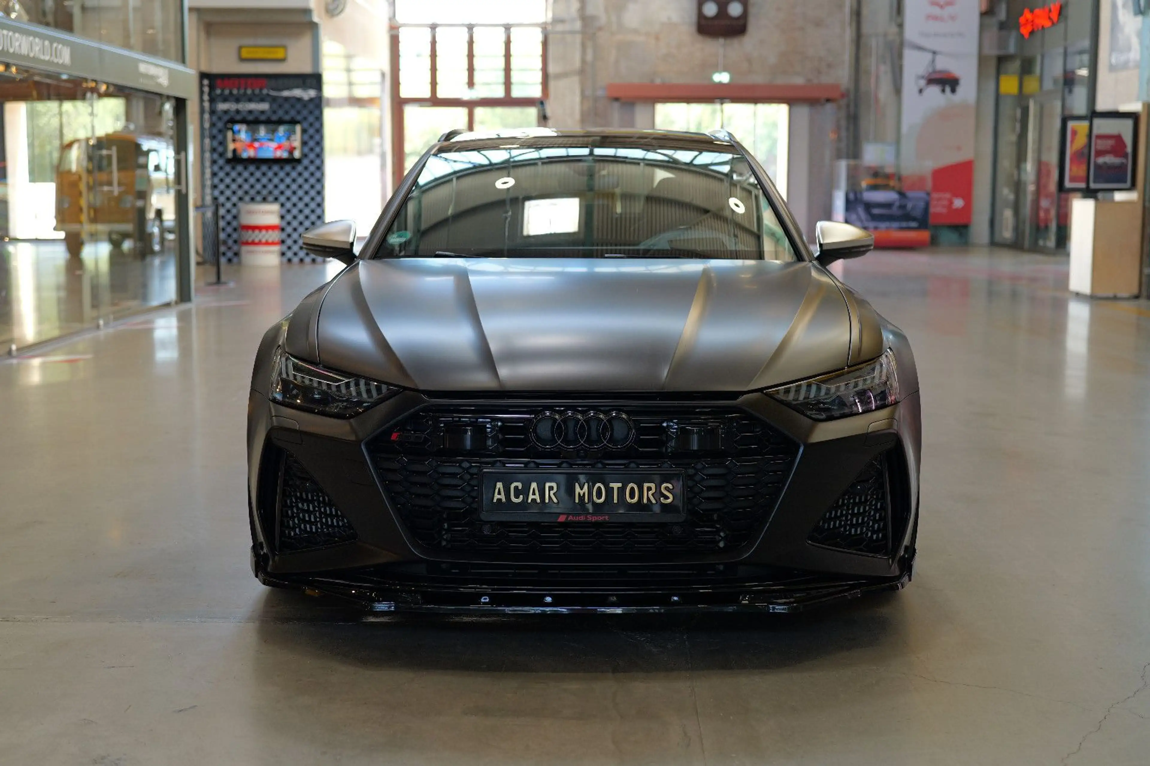 Audi RS6 Avant 4.0 TFSI quattro AHK*Carbon — photo 2