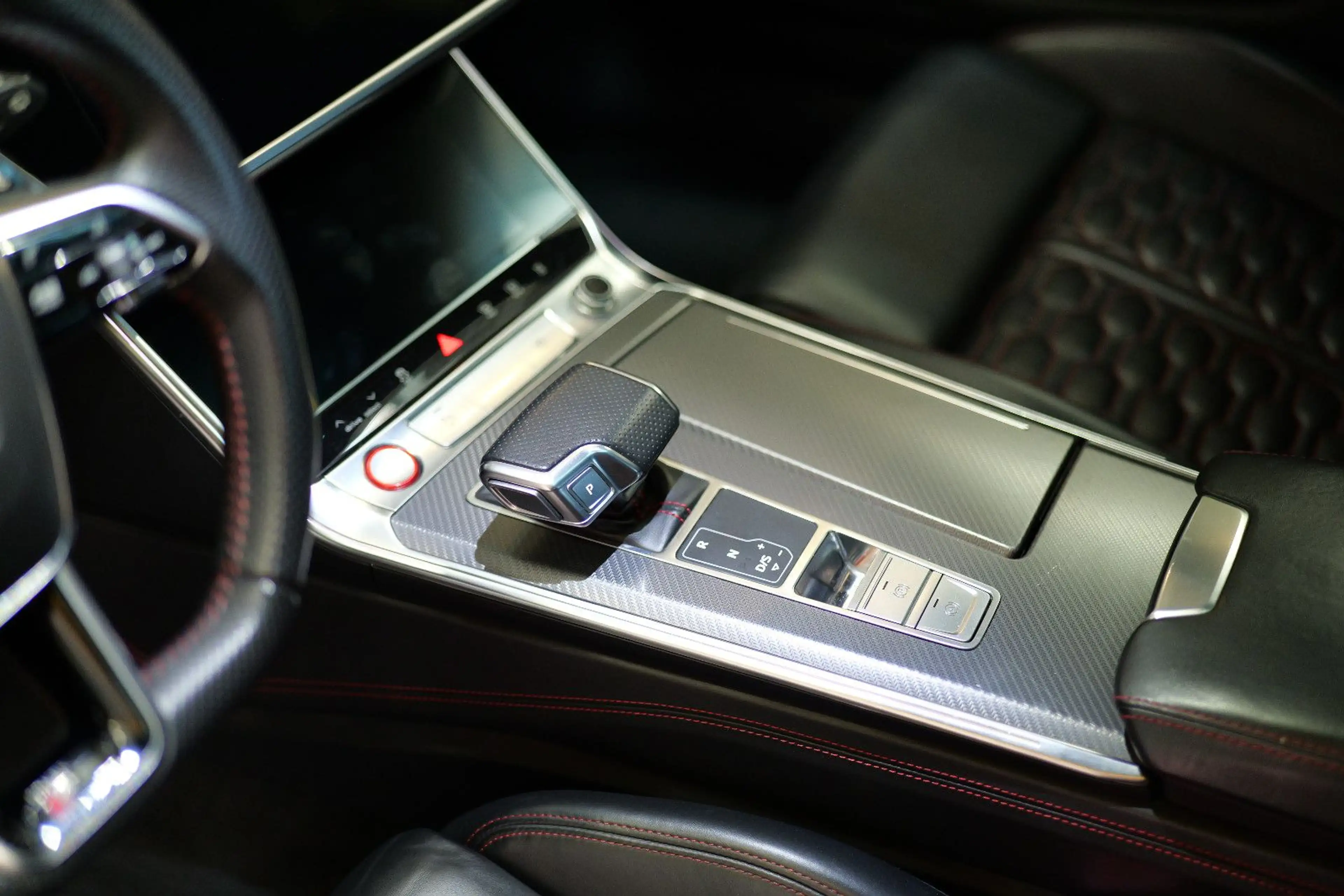 Audi RS6 Avant 4.0 TFSI quattro AHK*Carbon — photo 14