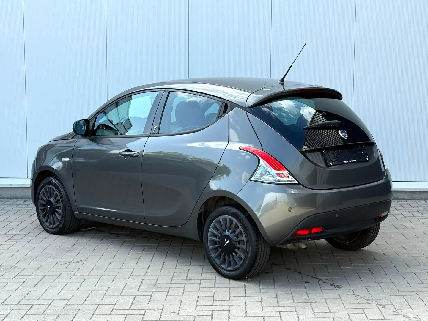 Lancia Ypsilon ✅1.2i GARANTIE Airco Navi TomTom 1.Eig Parksens Gris - 2