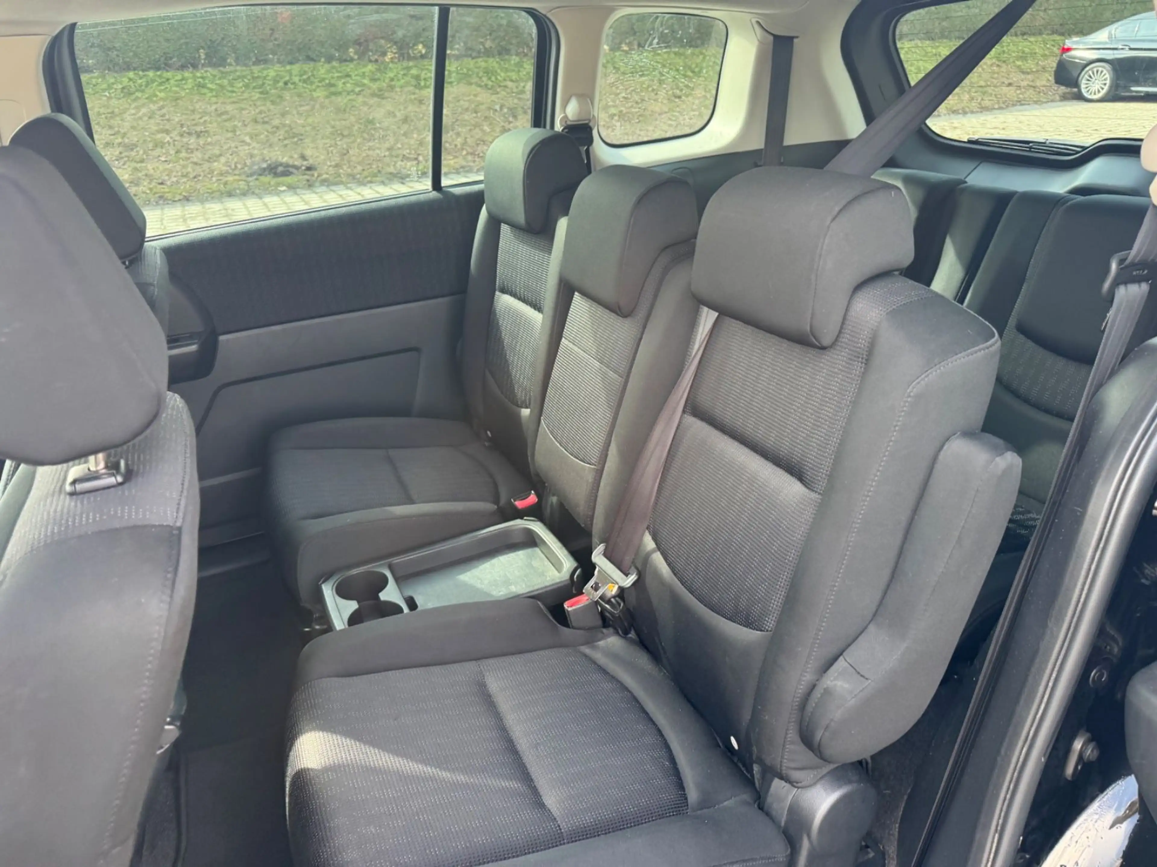 Mazda 5 Lim. 2.0 CD Active*7-Sitzer*Klima.*Tempomat* — photo 12