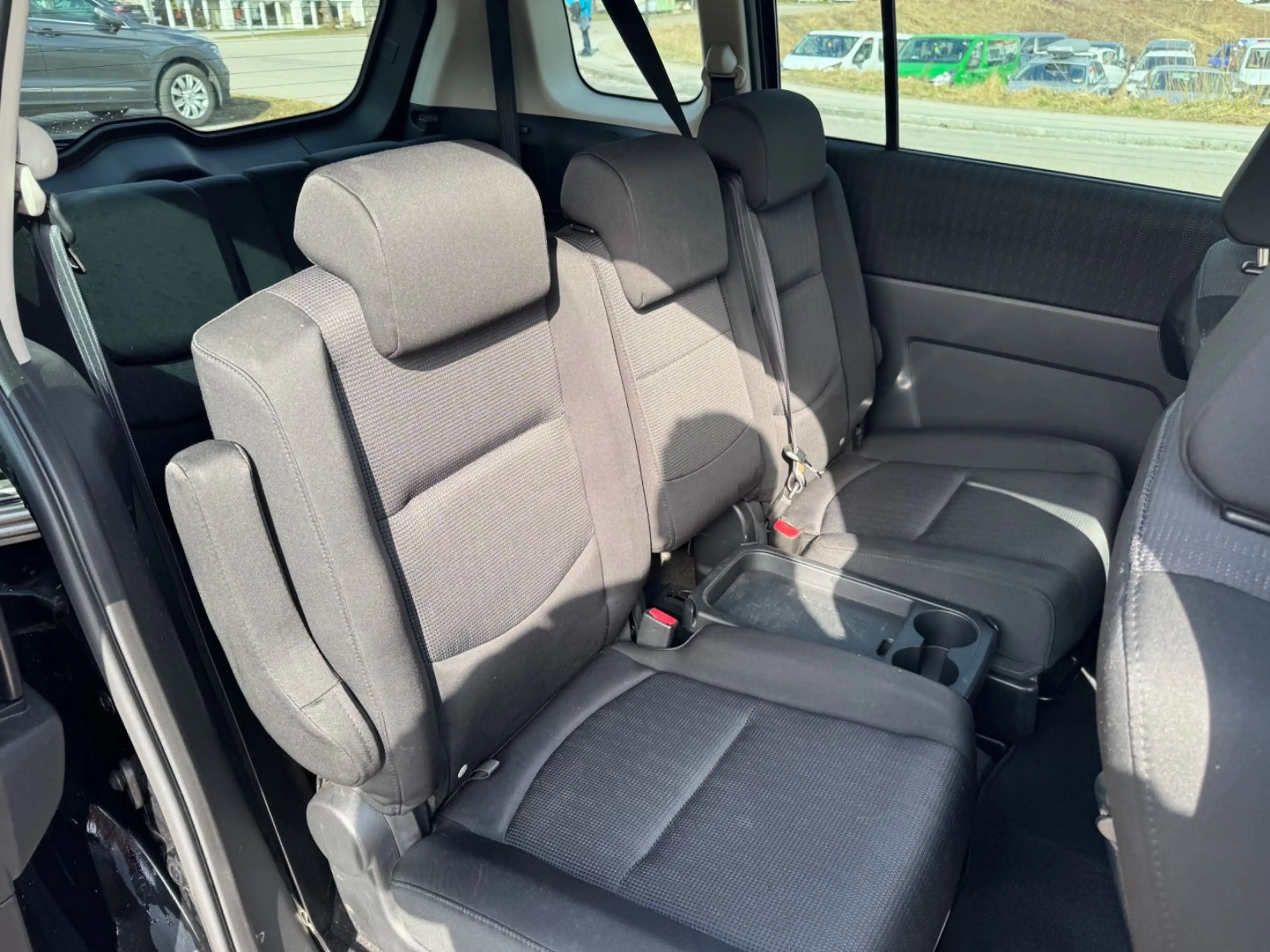 Mazda 5 Lim. 2.0 CD Active*7-Sitzer*Klima.*Tempomat* — photo 14
