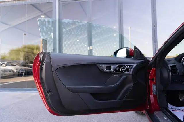 Jaguar F-Type view 7