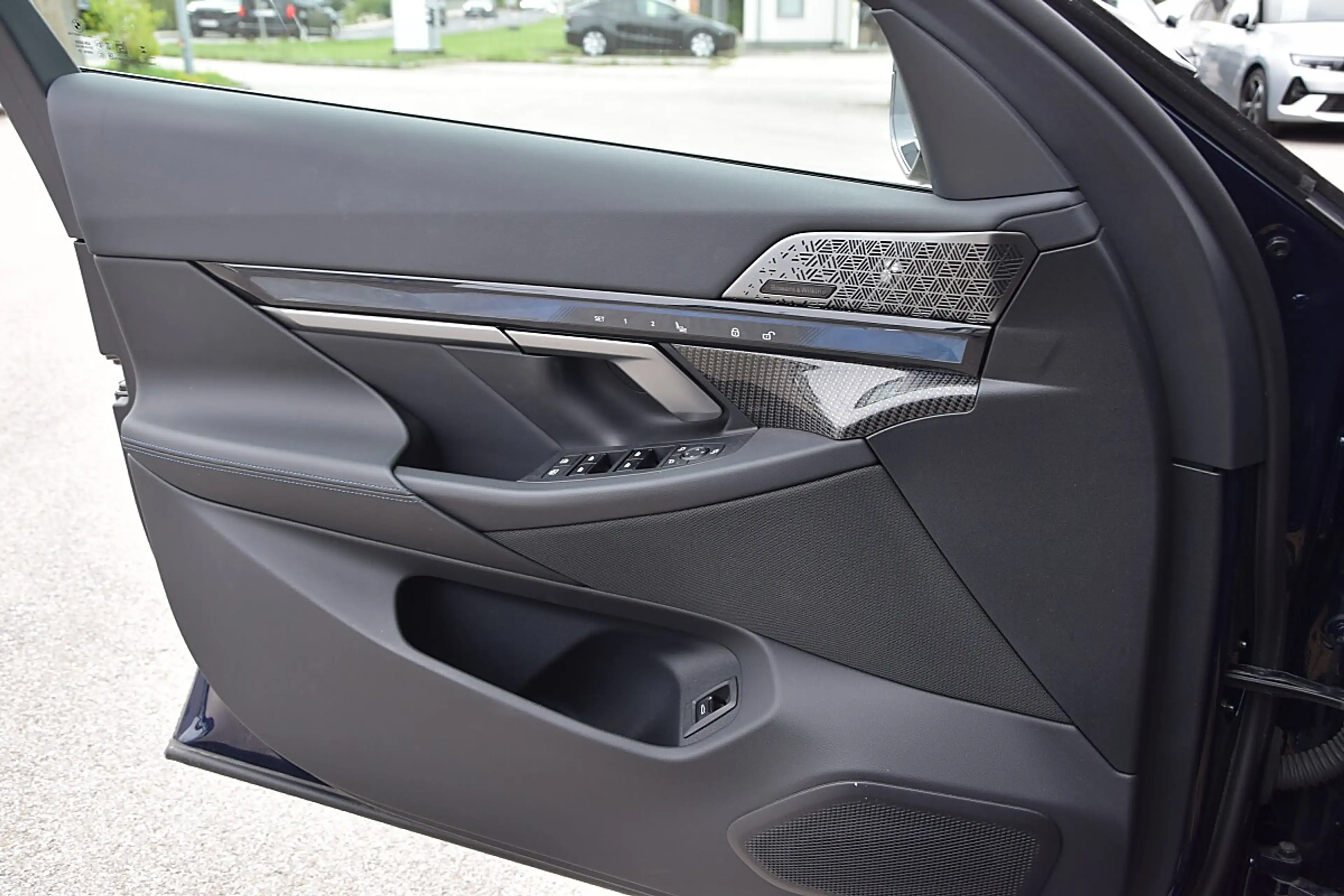 BMW i5 Lim. M60 xDrive *M-Sportpaket* — photo 11