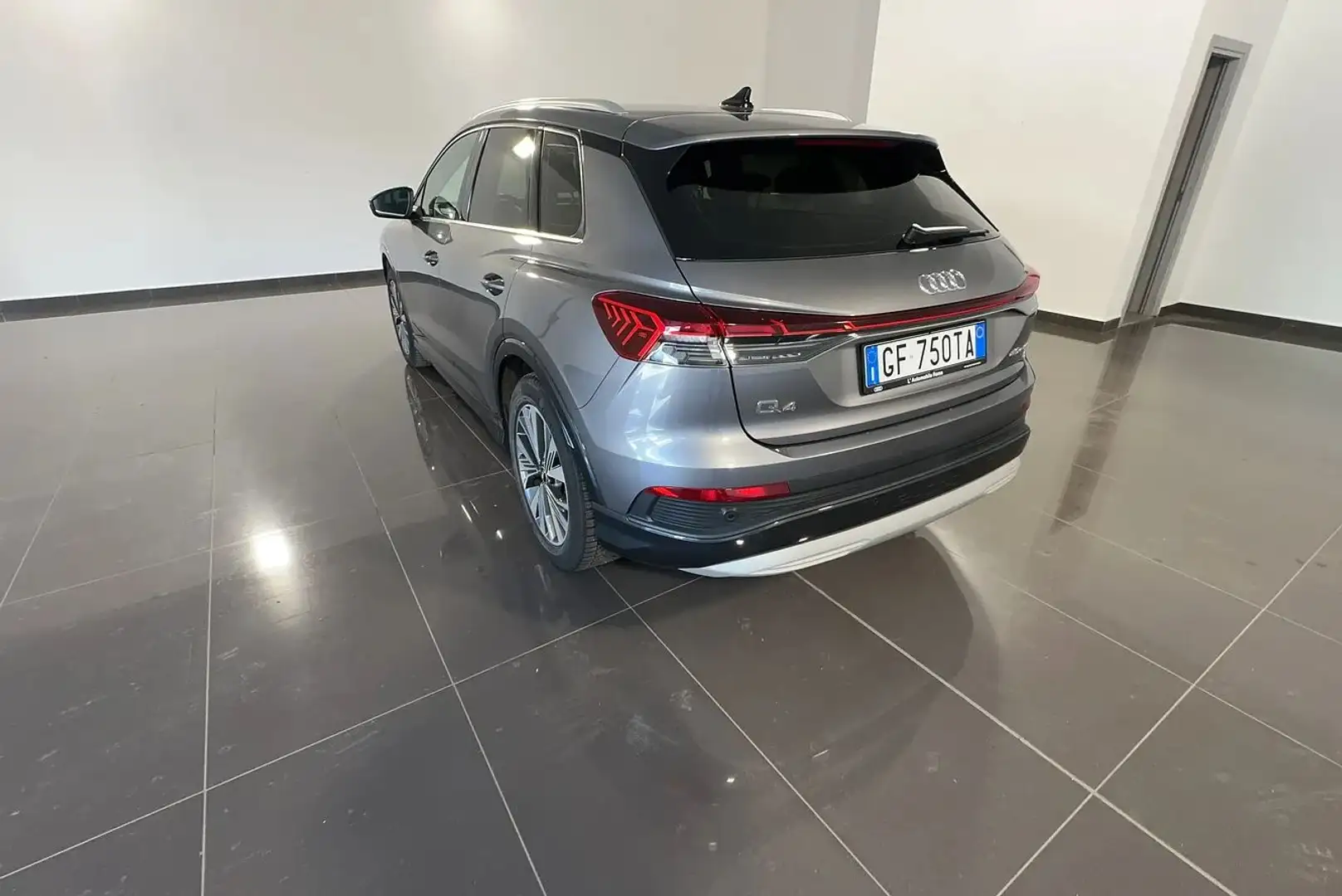 Audi Q4 e-tron Q4 e-tron 40 Business Advanced Grau - 2