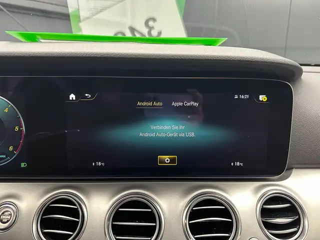 Mercedes-Benz E-Class view 24