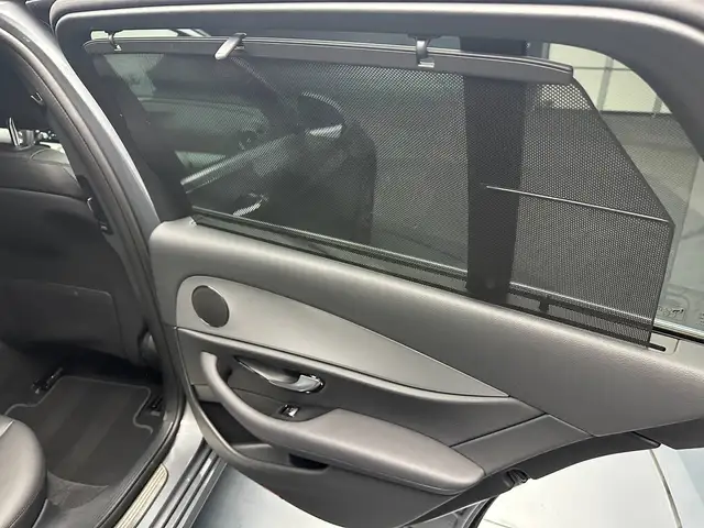 Mercedes-Benz E-Class view 27