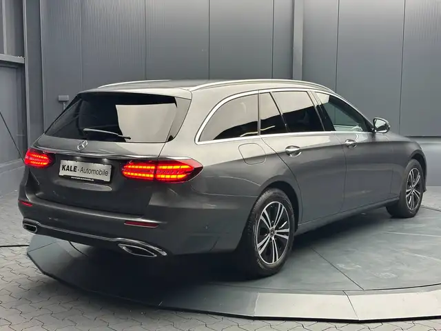 Mercedes-Benz E-Class view 5