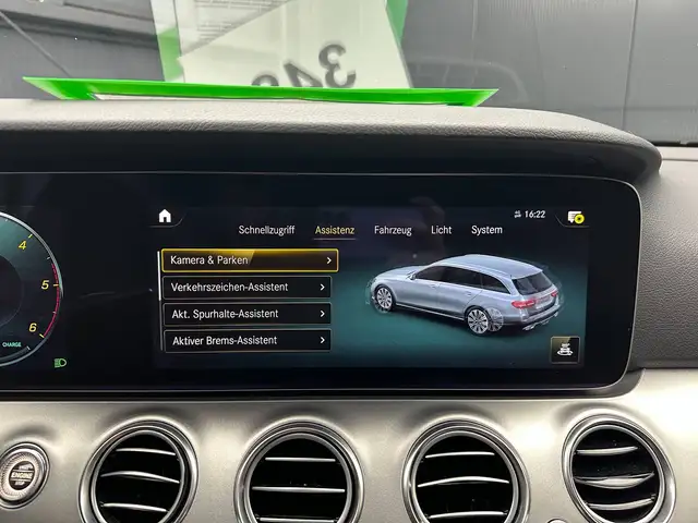 Mercedes-Benz E-Class view 25