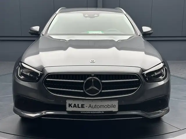 Mercedes-Benz E-Class view 8