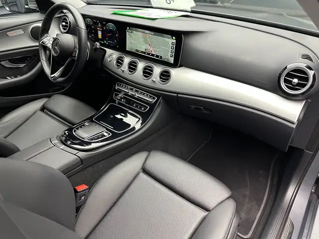 Mercedes-Benz E-Class view 11