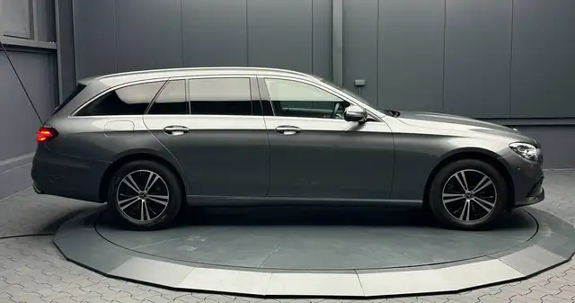Mercedes-Benz E-Class view 6