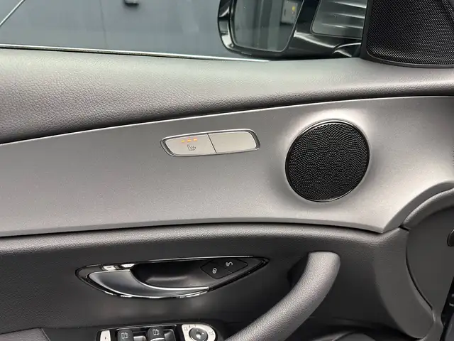 Mercedes-Benz E-Class view 14
