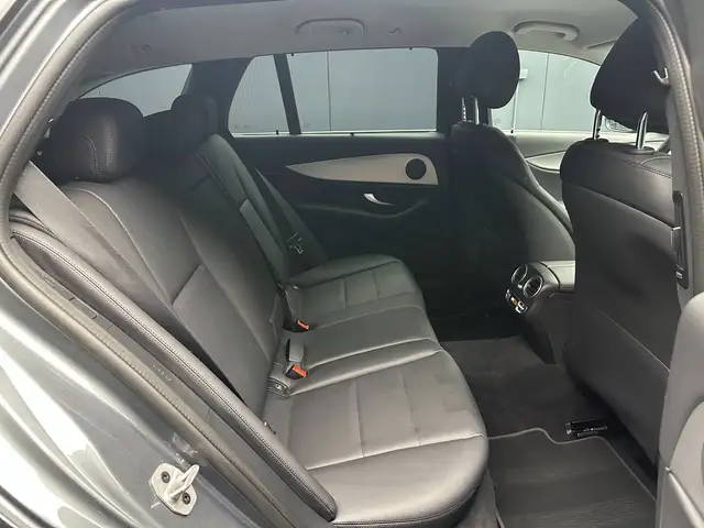 Mercedes-Benz E-Class view 28