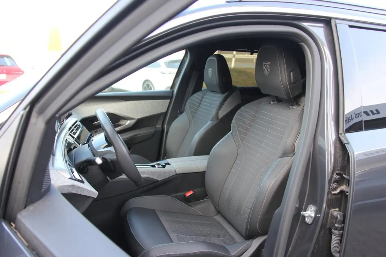 Peugeot 5008 145PS GT FULL-LED 7Si Sitzh 19Z AHKVorbereitung 21