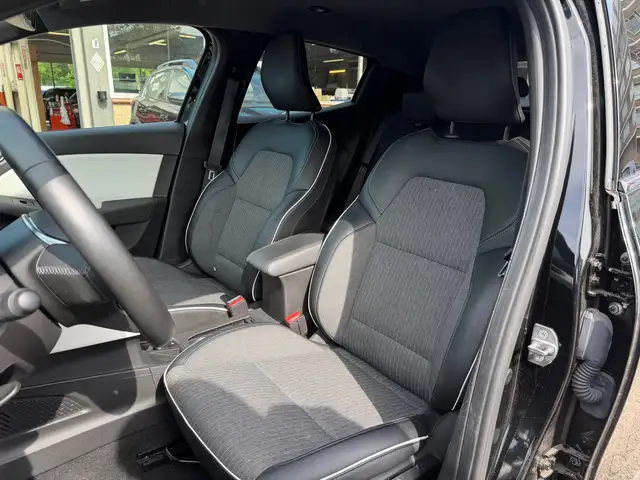 Renault Clio view 15