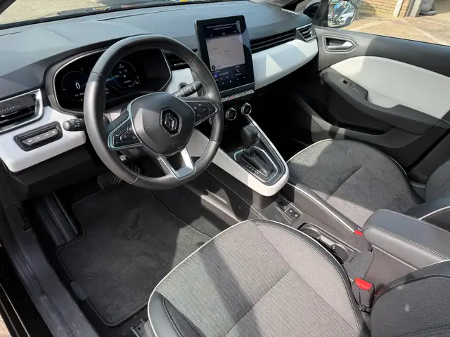 Renault Clio view 14