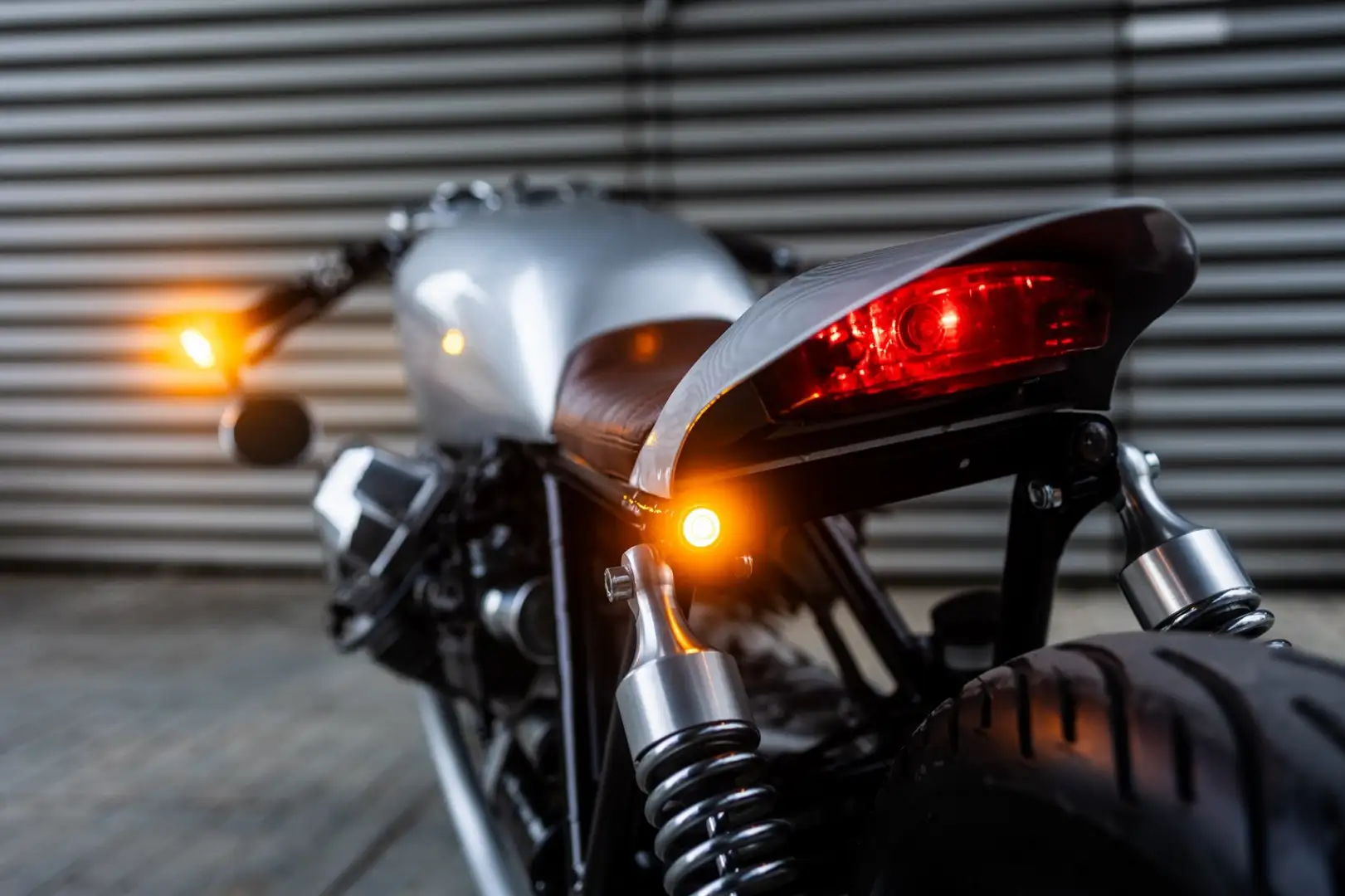 Moto Guzzi California 1000 cafferacer Zilver - 2