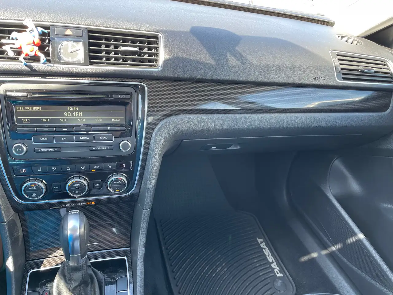 Volkswagen Passat photo Volkswagen Passat