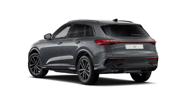 Audi Q5 view 3