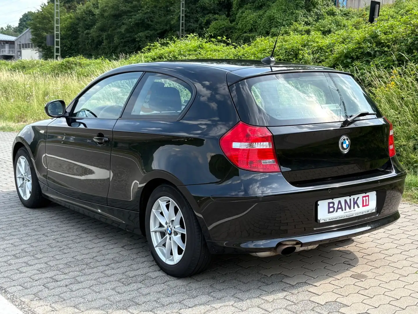 BMW 116 i Lim. Finanzierung, Garantie, Tüv Neu Schwarz - 2