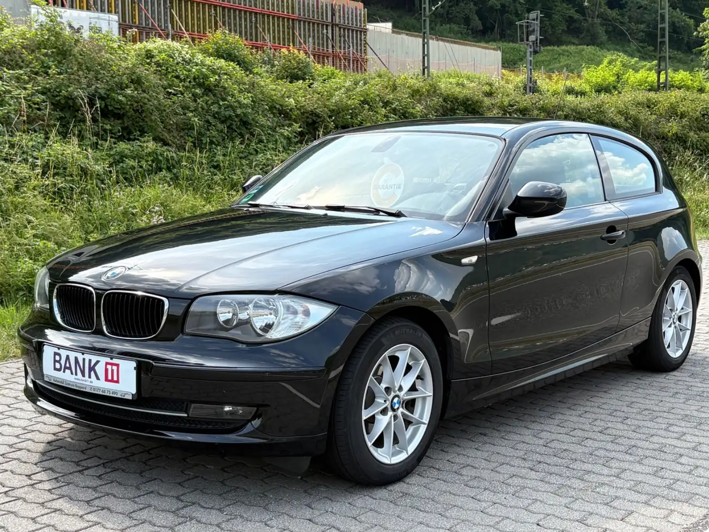 BMW 116 i Lim. Finanzierung, Garantie, Tüv Neu Schwarz - 1
