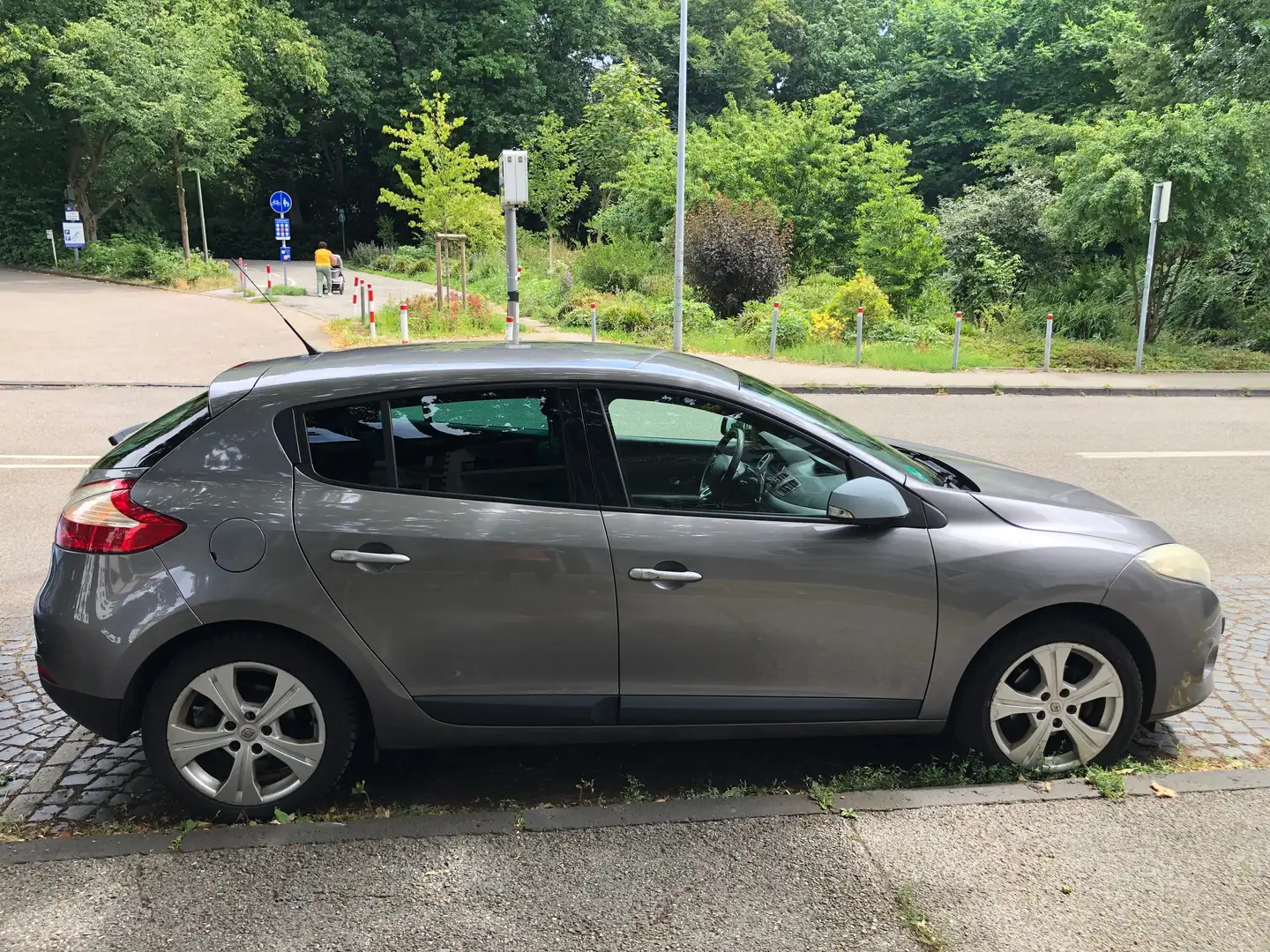 Renault Megane Megane Fließheck Diesel dCi 130 FAP Expression Grey - 2