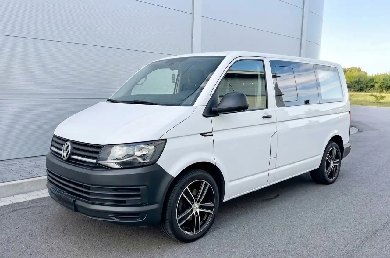 Volkswagen T6 Transporter Kurz — photo 1 of 14